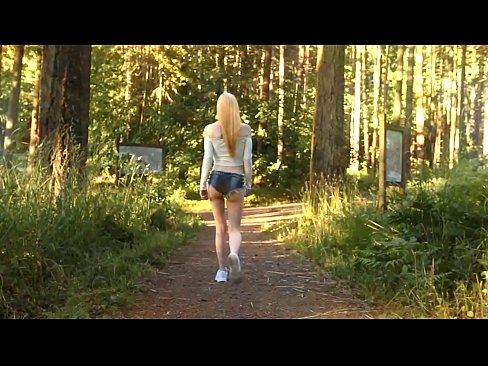 ❤️ Kaunis nainen liikkuu hitaasti, ei alaston video Anaaliporno at us